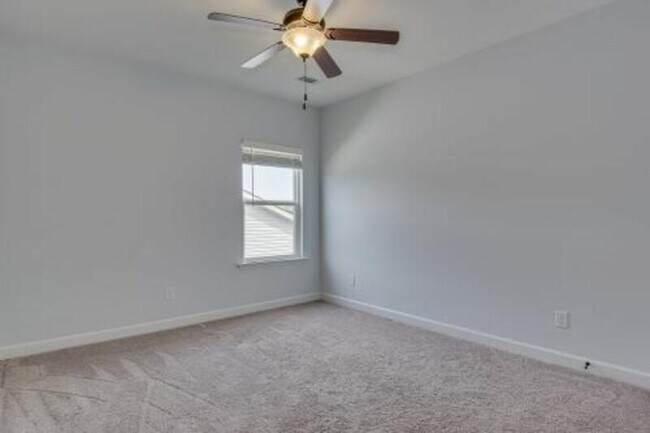 Building Photo - 171 Radcliff Dr