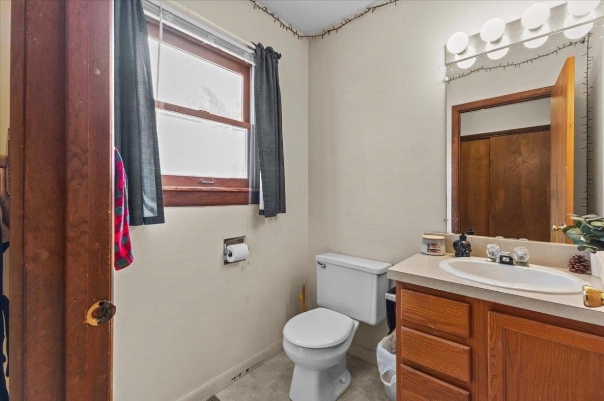Down stairs bathroom - 216 Grey Birch Dr