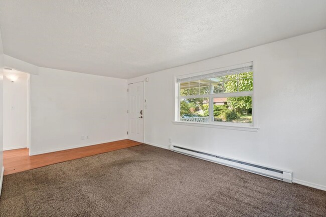 Building Photo - Charming 2 Bed, 1 Bath Rancher w/ Garage!