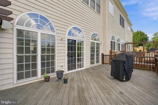 Building Photo - 3342 Wilton Crest Ct