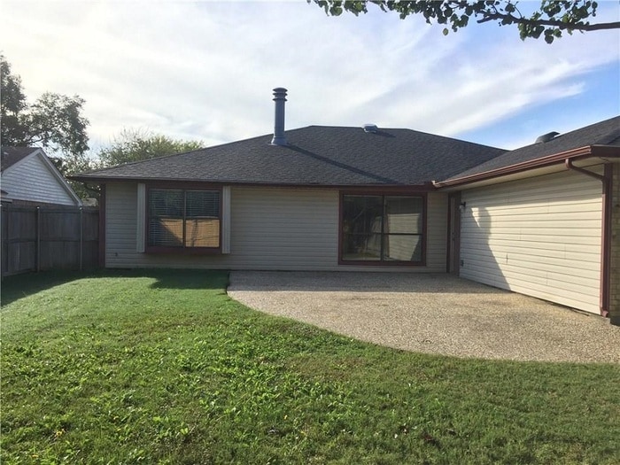 Building Photo - 621 Shenandoah Ct
