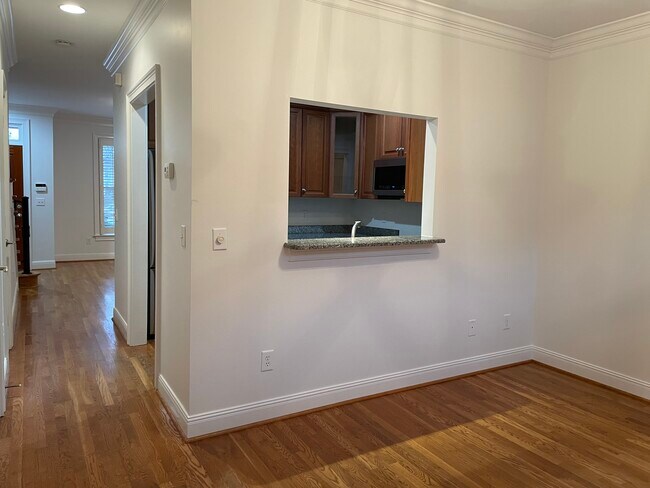 Building Photo - 4226 Hillsboro Pike