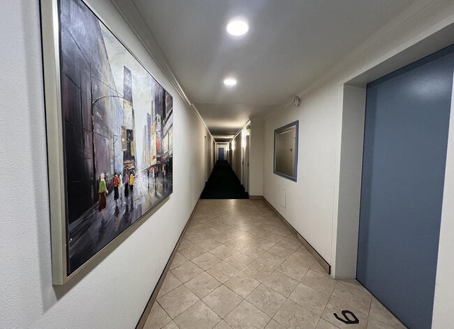 Building Photo - 1700 Civic Center Dr