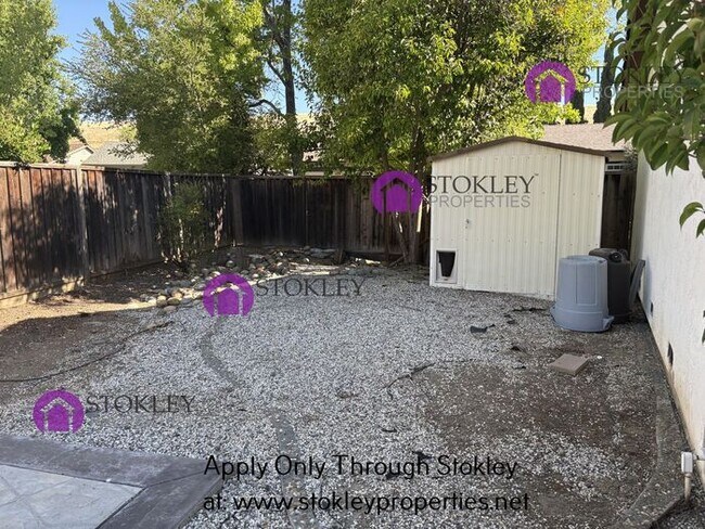 Building Photo - 1257 Cougar Ln