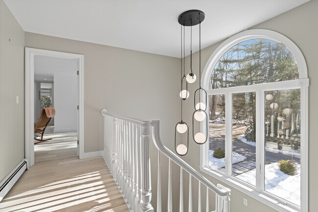 Building Photo - 44 Eagles Ln