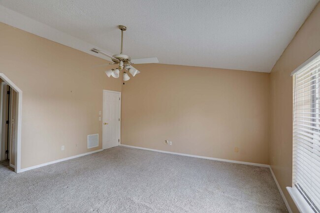 Building Photo - 5212 Abelia Dr