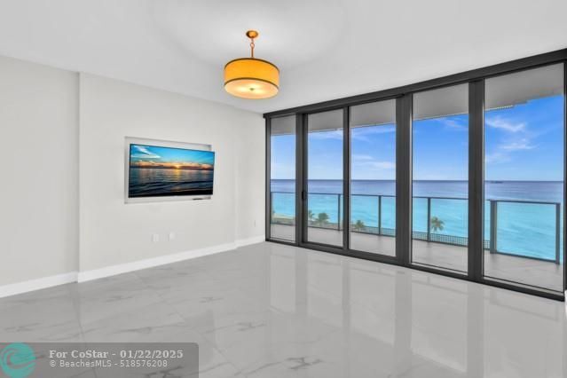 Building Photo - 701 S Fort Lauderdale Beach Blvd