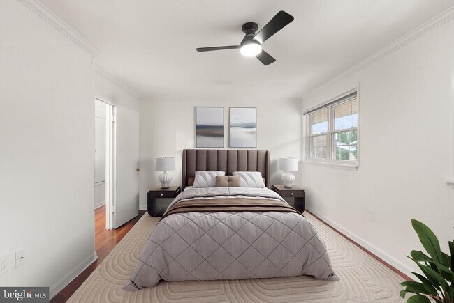 Building Photo - 1949 Kennedy Dr