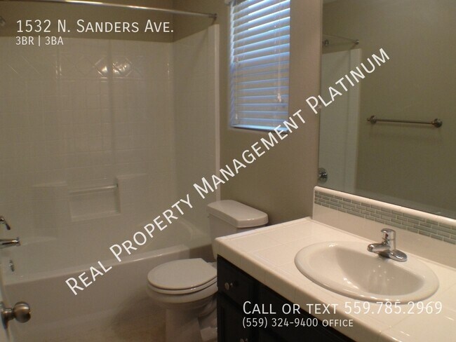 Building Photo - 1532 N Sanders Ave
