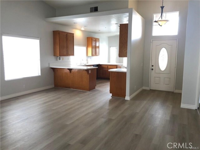Building Photo - 15974 Sunburst Dr
