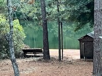 Building Photo - Charming Lakeside Home 3 Bedroom/2 Bath