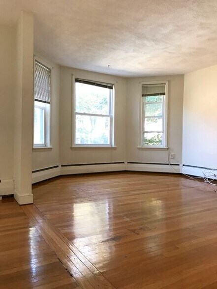 Building Photo - 310 Tappan St