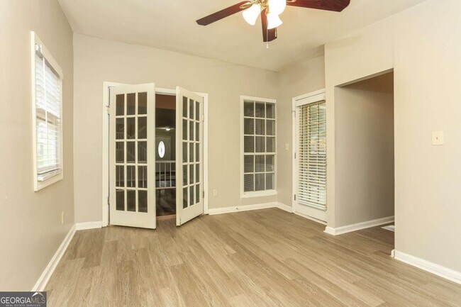Building Photo - 442 Sherwood Oaks Rd