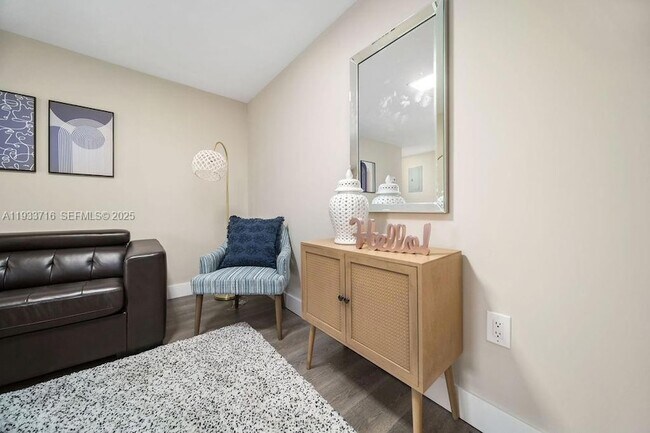 Building Photo - 2311 Scott St