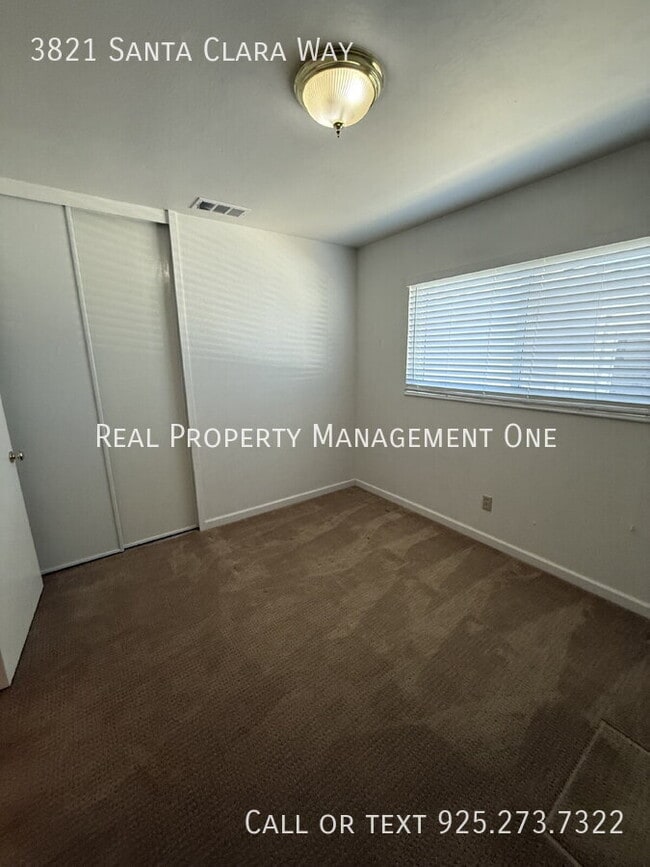 Building Photo - 3821 Santa Clara Way