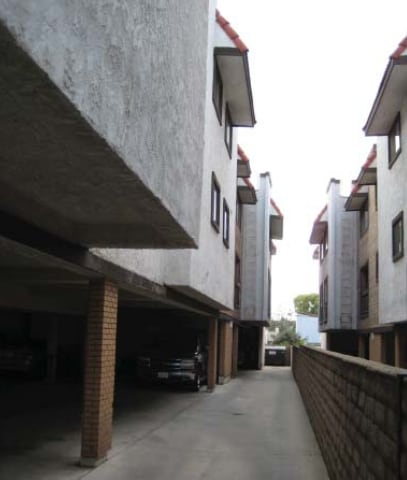 Building Photo - 1152 Justin Ave