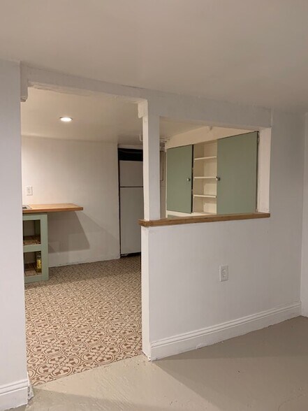 Building Photo - 2113 SE Ankeny St