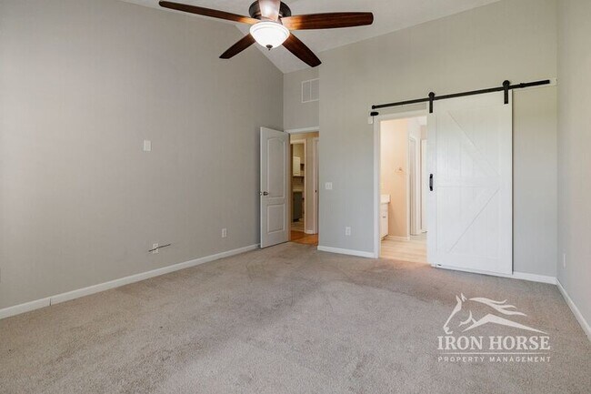 Building Photo - 501 Spratlin Dr