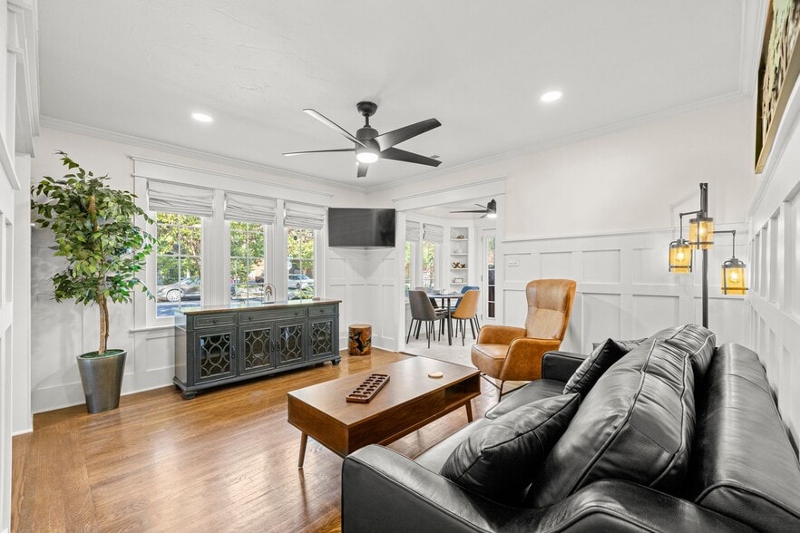 Living room - 401 Alhambra Blvd