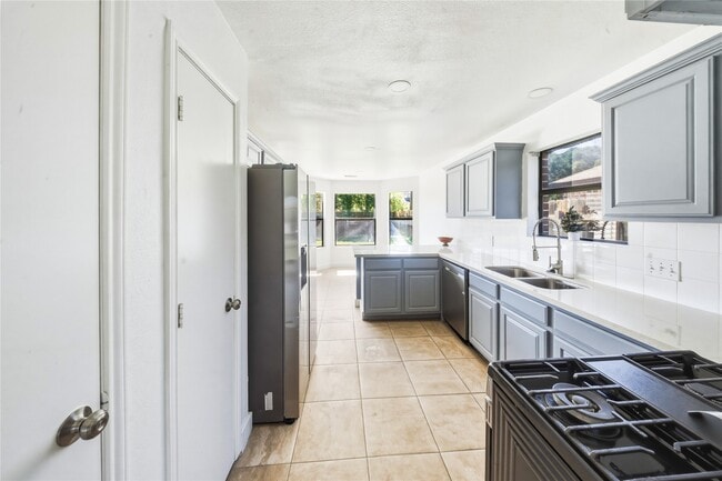 Building Photo - 19519 Mallard Lake Ln