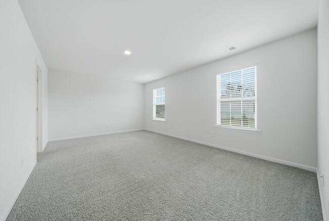 Building Photo - Spacious 5-Bedroom Home for Rent in The Falls – Modern, Comfortable, and Move-In Ready