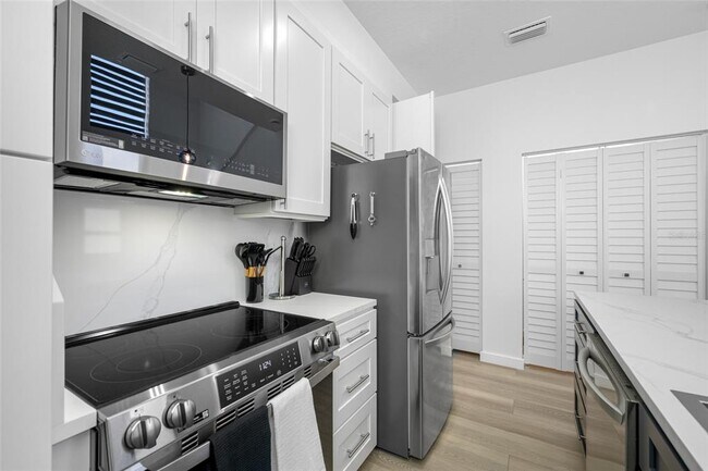 Building Photo - 527 N Garden Ave