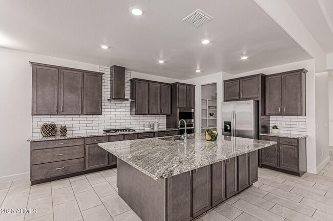 Building Photo - 18455 W Sandlewood Dr