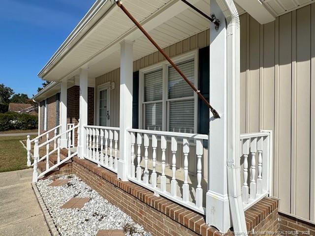 Building Photo - 6036 Lakeway Dr