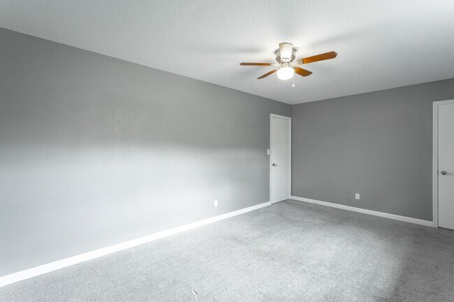Building Photo - 508 Ely Rd