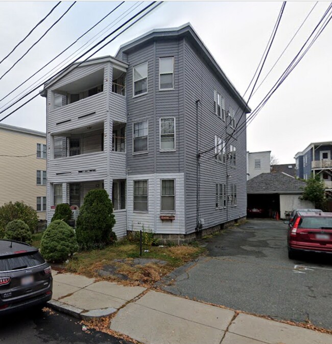 Building Photo - 4-BED Comm Ave - Brighton SEPT