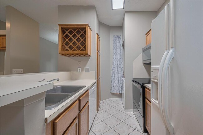 Building Photo - 3315 Golden Trails Dr