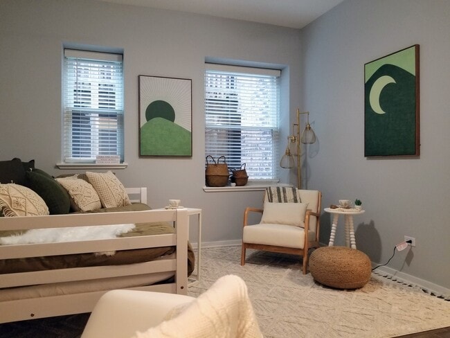 Building Photo - 5240 N Winthrop Ave