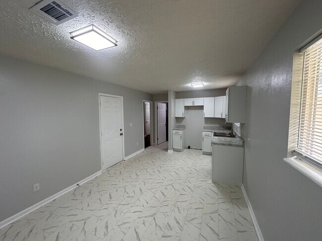 Building Photo - 4446 Aristocrat Ln