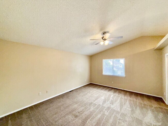 Building Photo - 6050 Emma Ln
