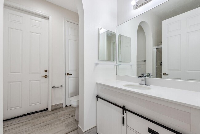 Building Photo - 102 Ibisca Terrace