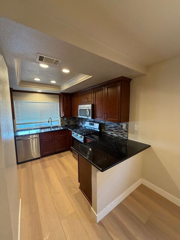 Building Photo - 28138 Bavaria Dr