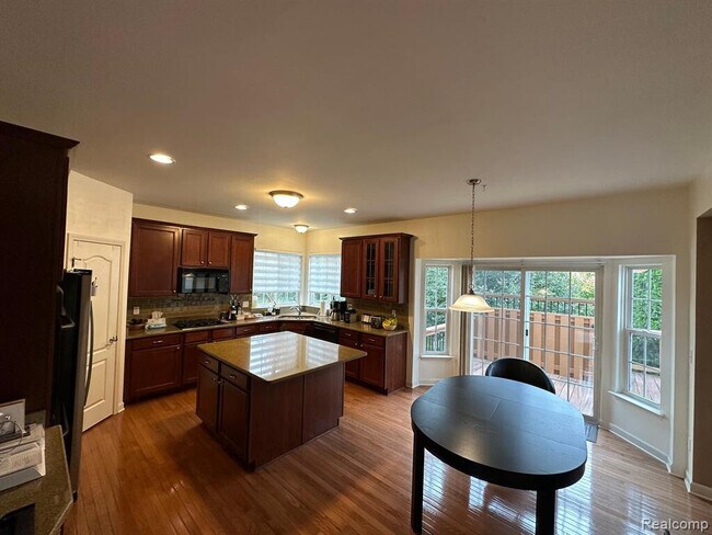 Building Photo - 16491 Mulberry Way