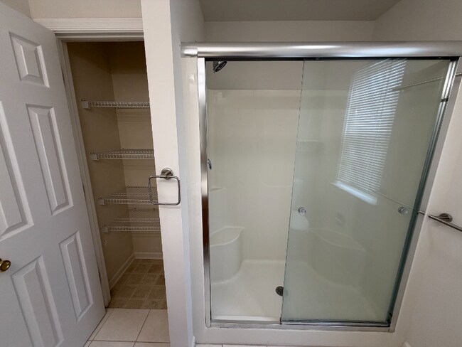 Building Photo - 45 Anchor Ln