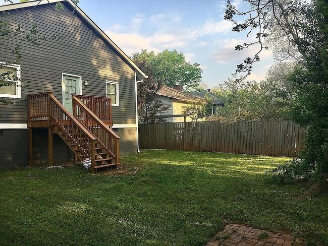 Building Photo - 1450 Graham St SW