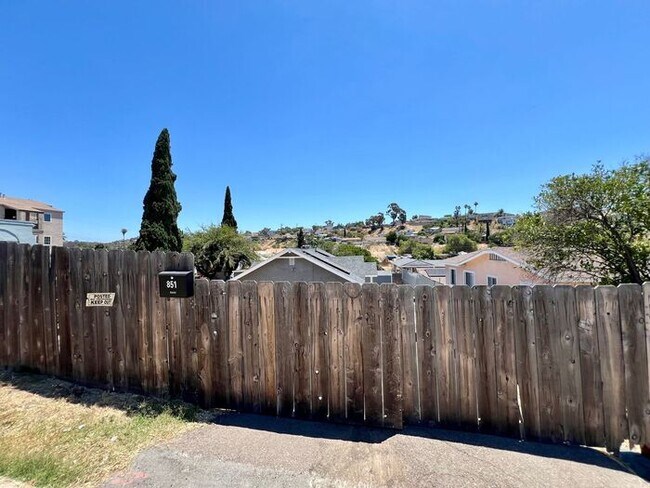 Building Photo - Charming 3BR Home with Private Patio & Spacious Yards in San Diego