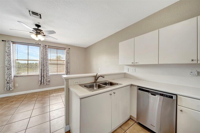 Building Photo - 4361 SW 160th Ave