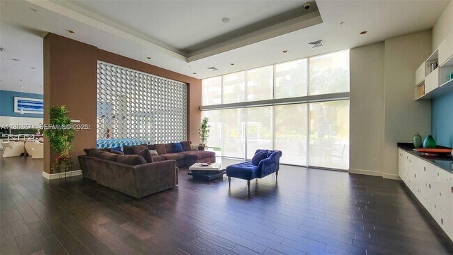 Building Photo - 2775 NE 187th St