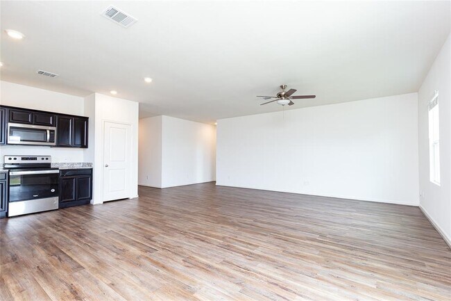Building Photo - 6330 Highland Hts Dr