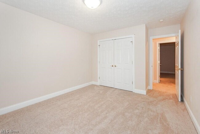 Building Photo - 3729 Edgehill Dr