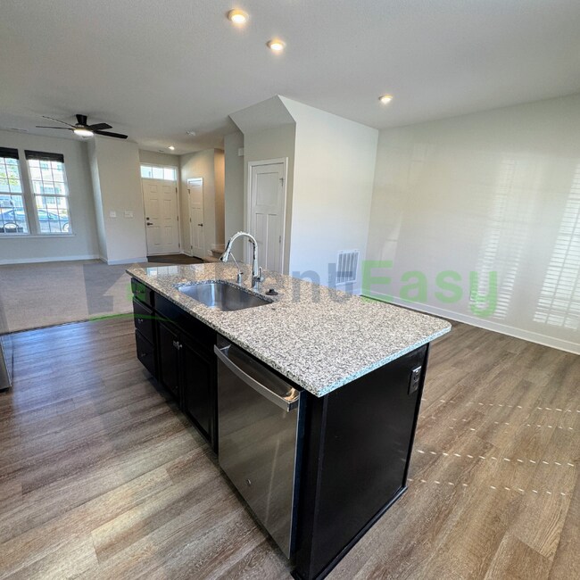 Building Photo - 225 Goldenstar Ln