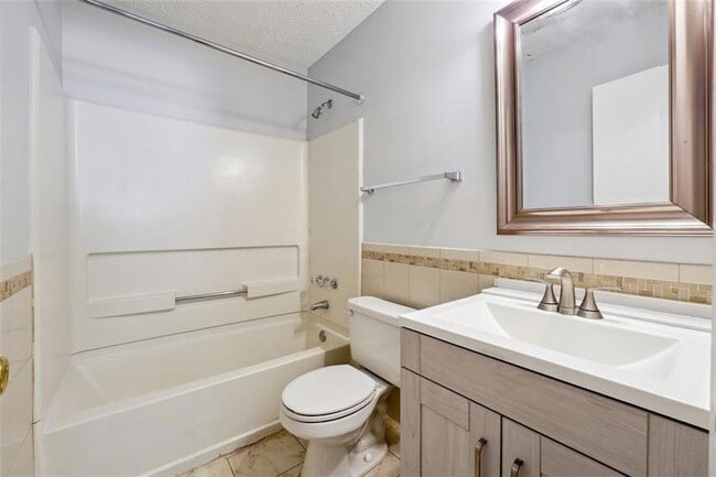 Building Photo - 3107 Del Monico Dr