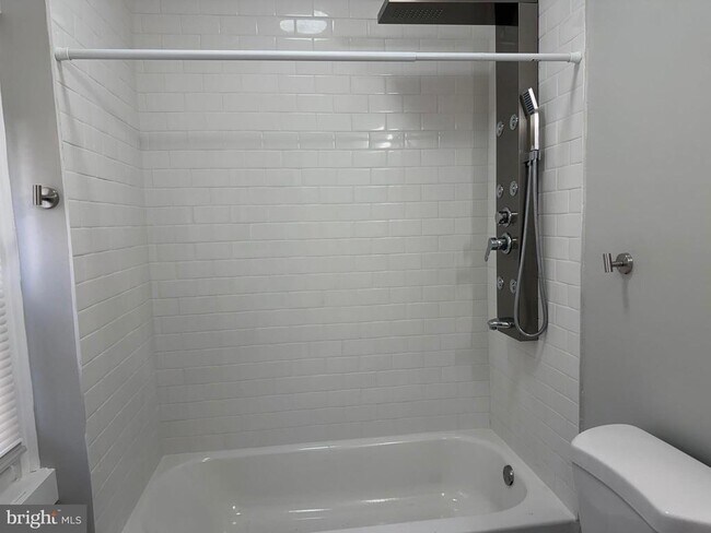 Building Photo - 244 Mansion Ave