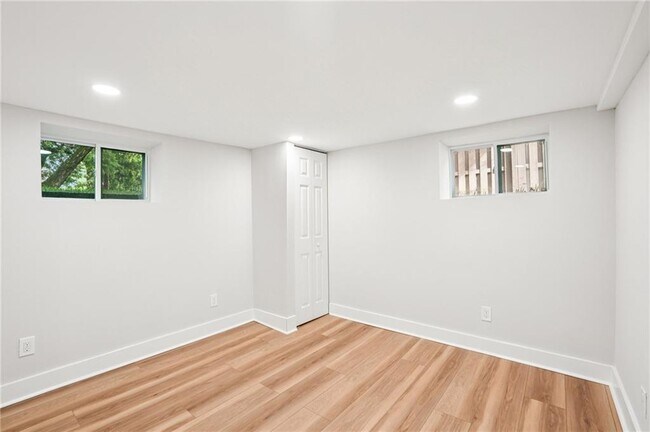 Building Photo - 5170 Chamblee Dunwoody Rd