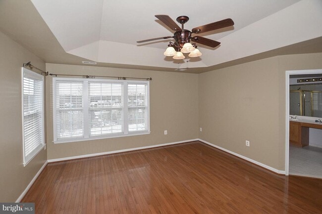 Building Photo - 43088 Shadow Terrace