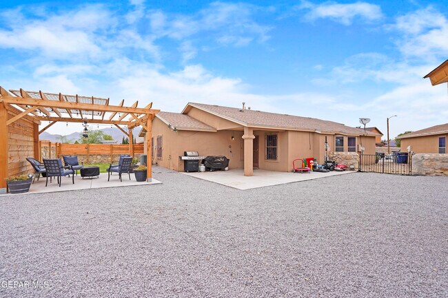 Building Photo - 6244 Spotted Eagle Dr